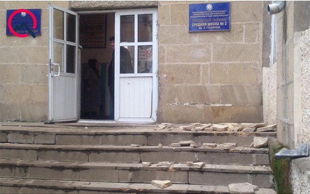 zelzele-5-mektebde-catlar-yaradib