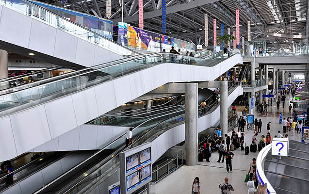rus-turist-aeroportda-intihar-etdi