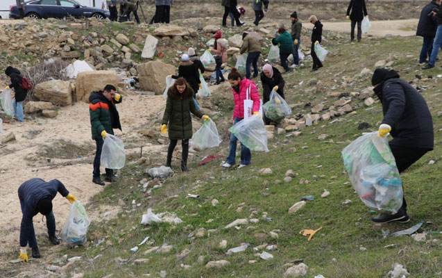 sahil-zolagi-plastik-tullantilardan-temizlenib