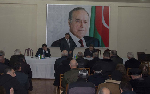abdin-ferzeliyev-sakinlerle-gorusub