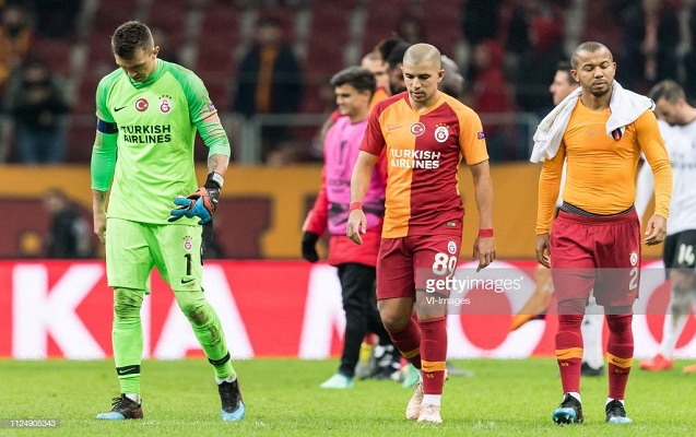 qalatasaray-oz-meydaninda-meglub-oldu