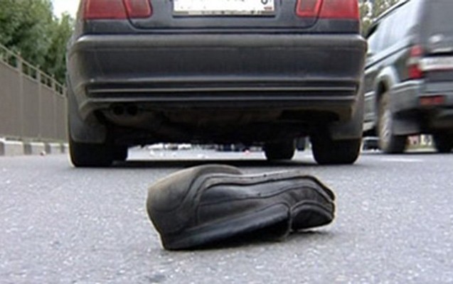 bakida-ecnebi-surucu-piyadani-vurdu