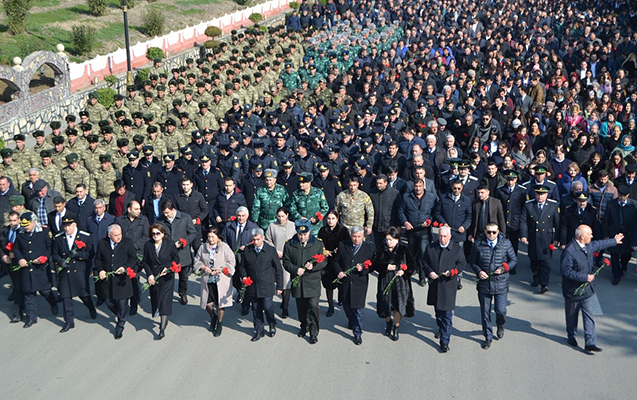 horadizde-3-minden-cox-insanin-istirakiyla-yurus-kecirilib