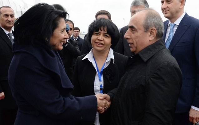 gurcustan-prezidenti-bakida