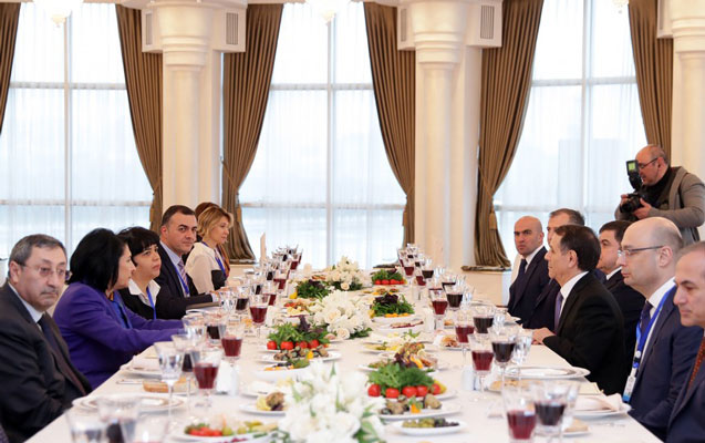 novruz-memmedov-zurabisvili-ile-nahar-etdi