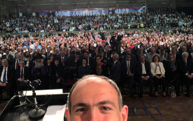 deputat-pasinyanin-feysbukda-paylasdigi-sekle-etiraz-etdi