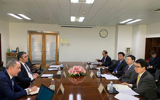 nazir-cinde-huawei-ve-china-telecomun-rehberliyi-ile-gorusub