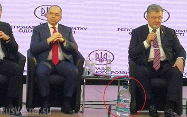 porosenkonun-qatildigi-iclasda-maraqli-hadise