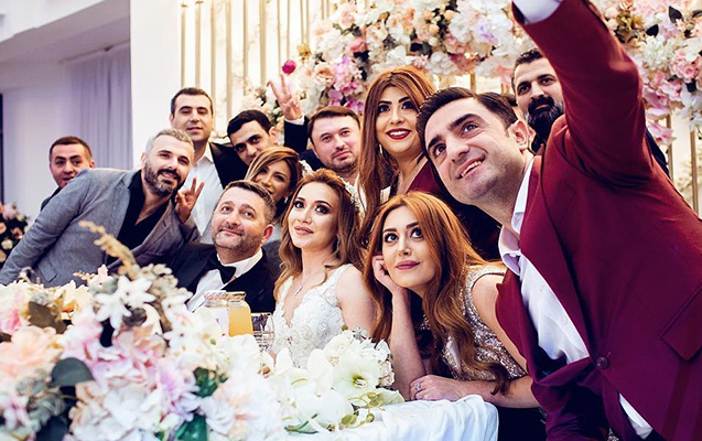 sou-biznes-bu-defe-onun-toyuna-yigisdi