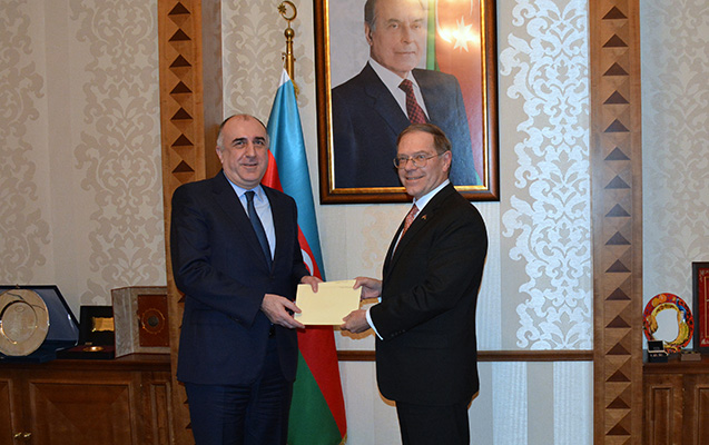 xin-bascisi-abs-in-yeni-sefirini-qebul-edib