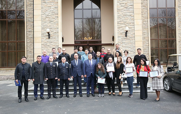 gomruk-komitesi-jurnalistleri-mukafatlandirib