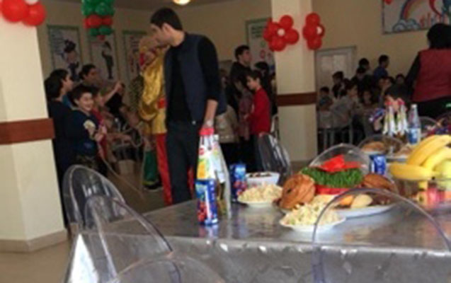 2-sayli-usaq-evinde-novruz-senliyi