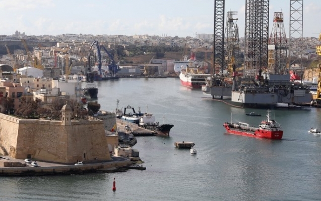 qacirilan-tanker-xilas-edildi
