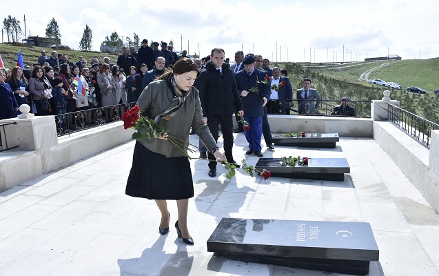 abseronda-turk-sehidlerinin-xatiresine-1000-agac-ekildi