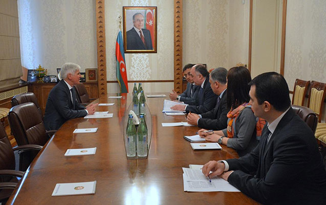 memmedyarov-yeni-konsulla-gorusdu