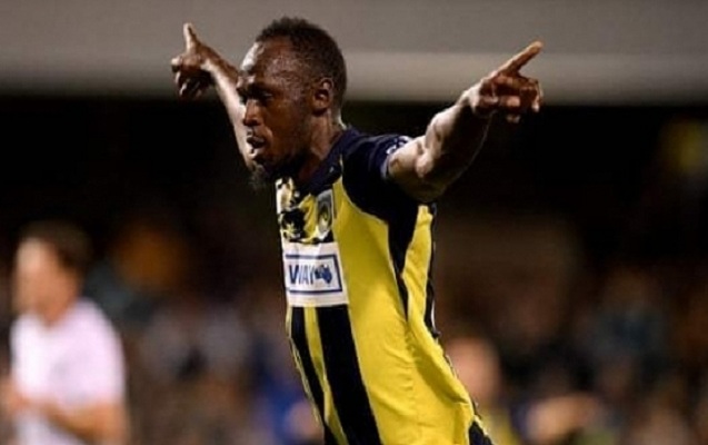 useyn-bolt-futbola-qayitdi
