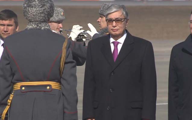 yeni-prezident-ilk-resmi-seferini-rusiyaya-etdi
