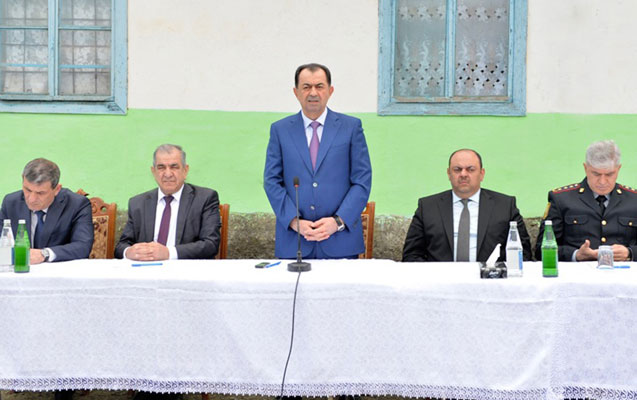qarasov-kosalar-kendinde-sakinlerle-gorusdu