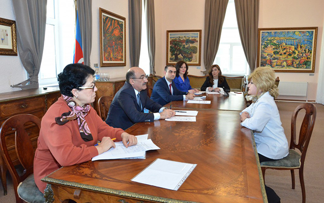 terane-velizade-nazirin-qebuluna-dusdu
