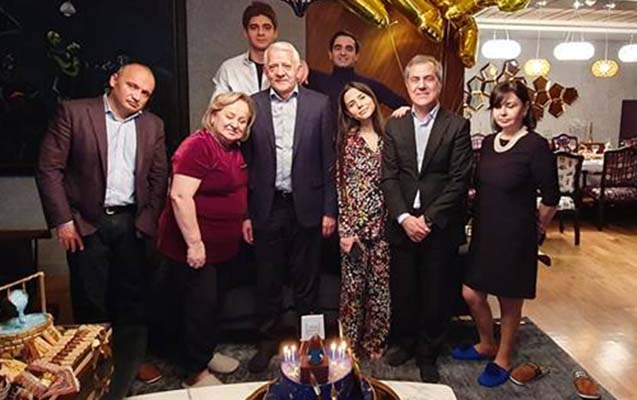 nazim-ibrahimovun-ailesi-ile-yeni