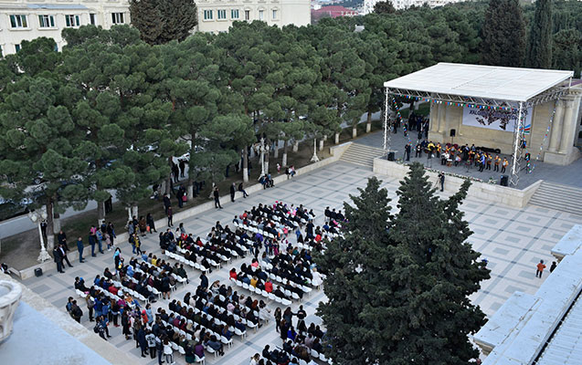 abseronda-10-milyonuncu-sakinin-dunyaya-gelisi-bayram-edildi