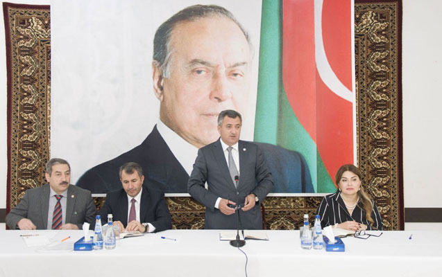 abdin-ferzeliyev-sakinlerle-gorusdu