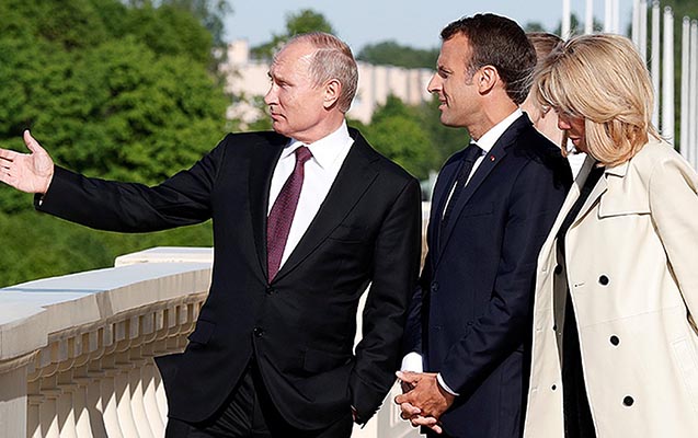 putin-makrona-komek-teklif-etdi