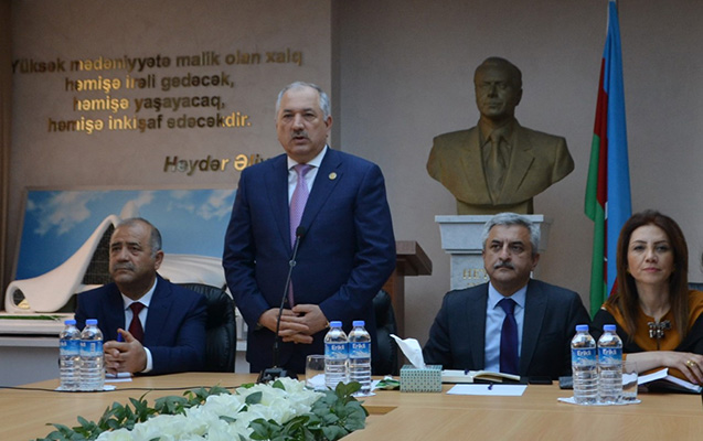 eziz-ezizov-novbeti-seyyar-qebul-kecirdi