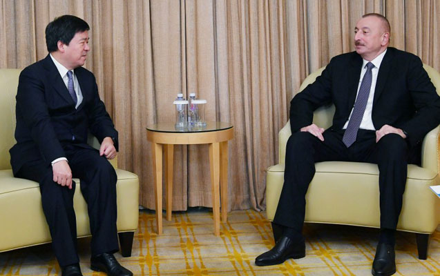 eliyev-cinde-gorusler-kecirir