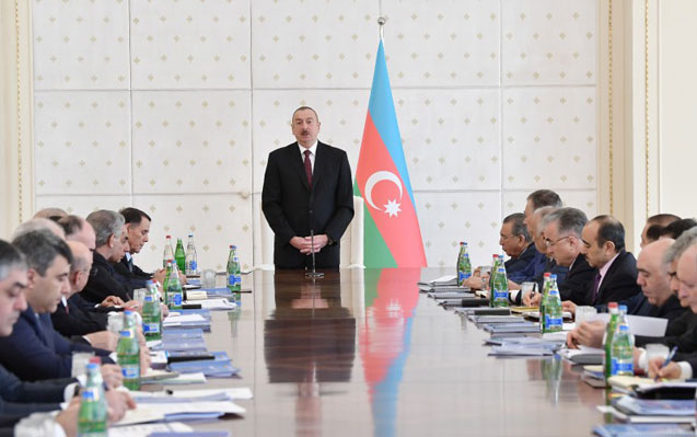 prezident-birinci-rubun-yekunlarini-nazirlerle-muzakire-etdi