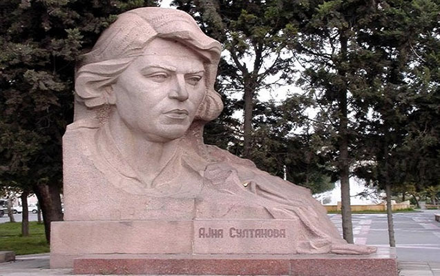ayna-sultanovanin-heykeli-goturulecek