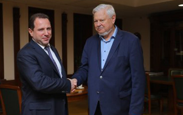 kaspsik-tonoyanla-cebhedeki-veziyyeti-muzakire-etdi