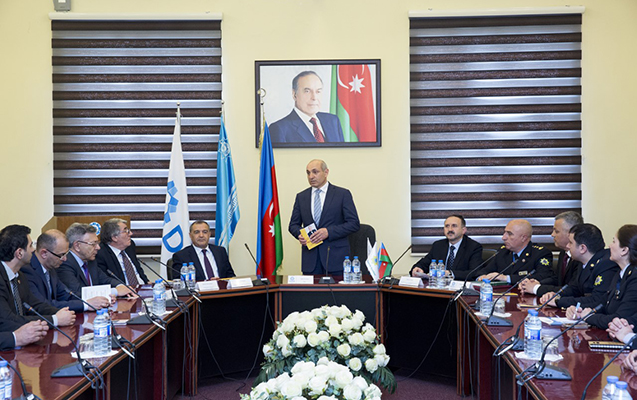 heyder-eliyevle-bagli-sergi-konfrans-kecirilib