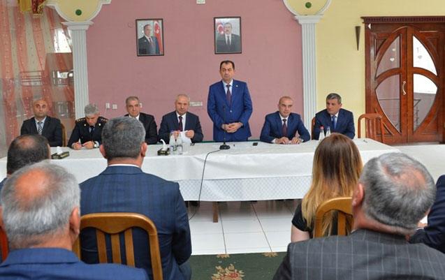 icra-bascisi-mamusta-kendinde-seyyar-qebul-kecirib