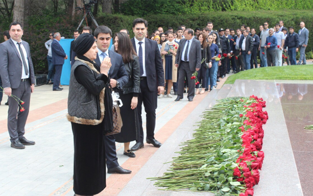 baki-avrasiya-universitetinde-ulu-onderin-xatiresi-anilib