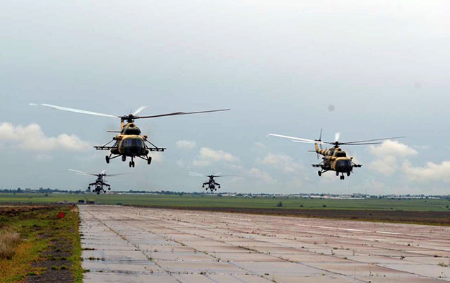 azerbaycanin-herbi-helikopterleri-turkiyeye-yola-dusub