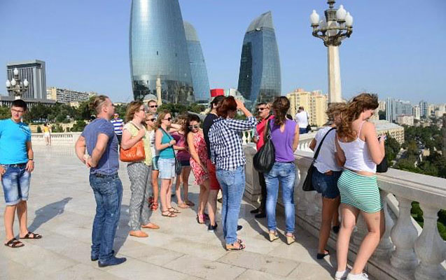 azerbaycana-1-milyona-yaxin-turist-gelib