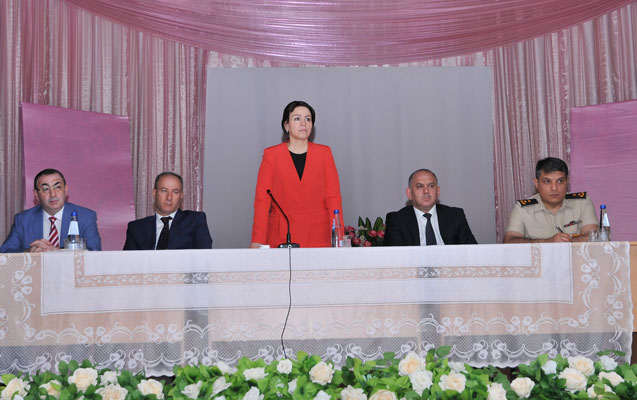 irade-gulmemmedova-novxani-sakinleri-ile-gorusdu