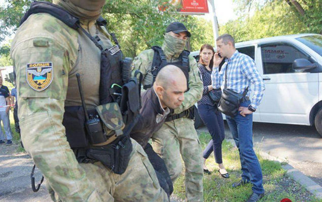 ukraynada-mehkumlar-usyan-etdi-qacanlar-var