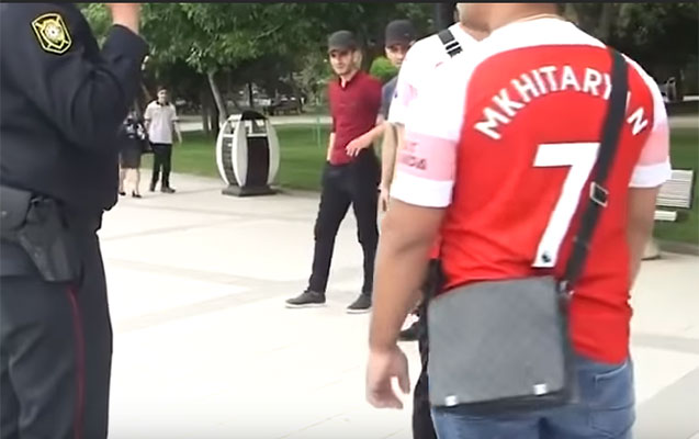 arsenal-azarkesleri-bakida-mxitaryanin-maykalarinda-gezdiler