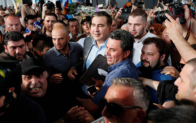 saakasvili-ukraynada-izdihamla-qarsilandi
