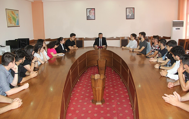 bmu-nun-prorektoru-telebe-teskilatinin-uzvleri-ile-gorusub