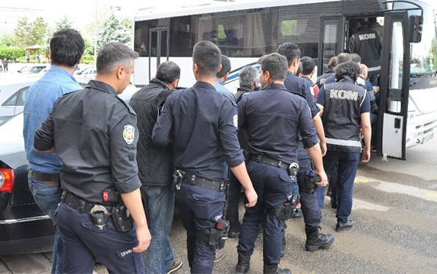 turkiyede-21-esger-hebs-olundu