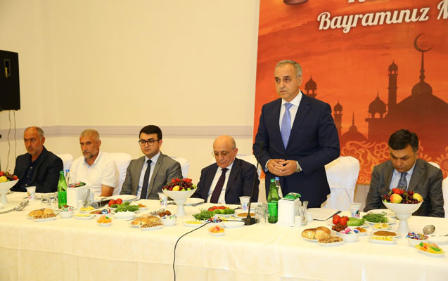 bineqedide-iftar-sufresi-acilib