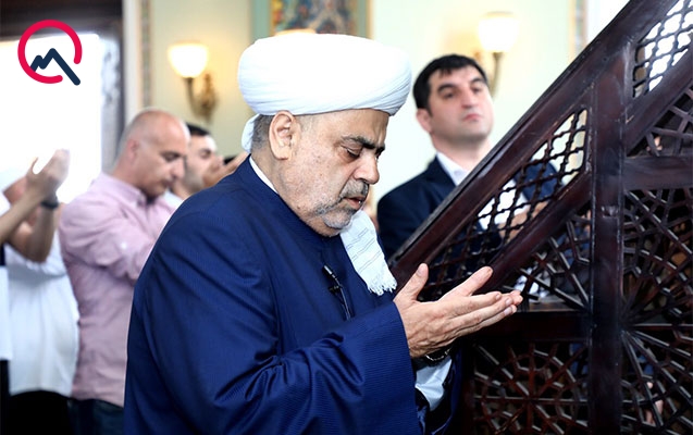 seyx-bayram-namazinda