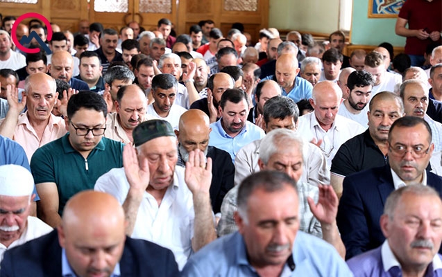 teze-pir-mescidinde-bayram-namazi-qilinib