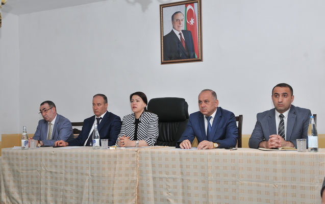 irade-gulmemmedova-digah-qesebe-sakinleri-ile-gorusdu