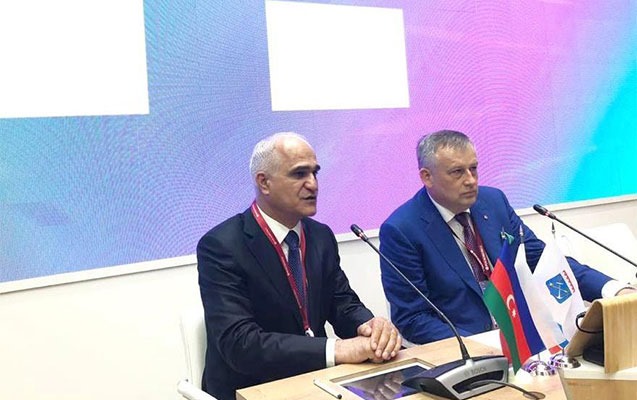 sahin-mustafayev-sankt-peterburq-forumunda