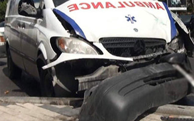 bakida-tecili-yardim-masini-qezaya-dusdu-yaralilar-var