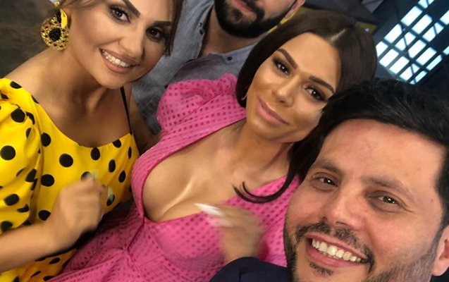 22-yasli-aysun-dekoltesi-ile-gundemde